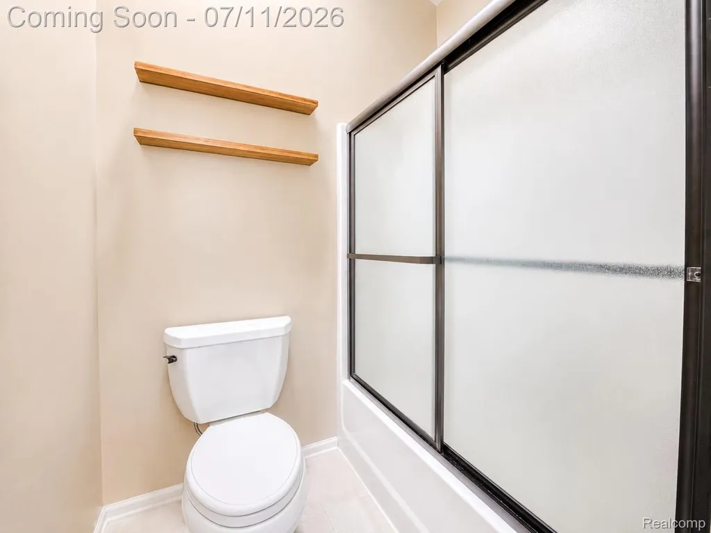 6564 Enchanted Drive Ypsilanti Charter Township MI 48197