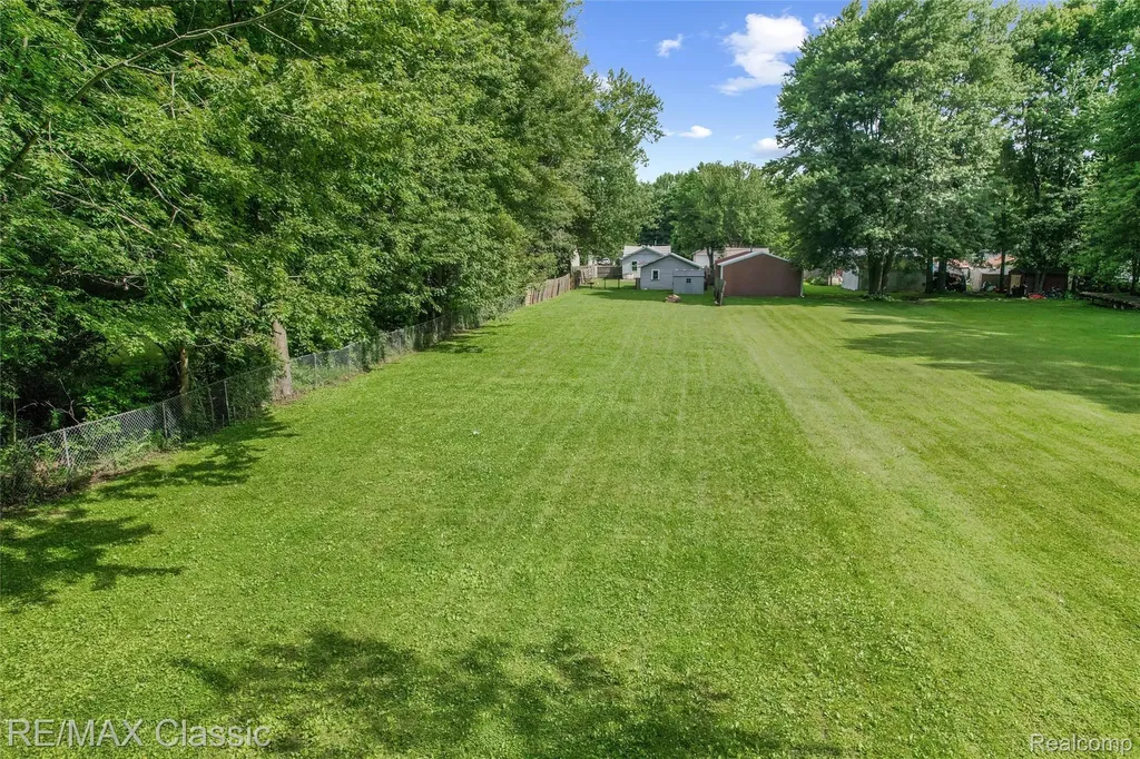 401 Center Street Carleton Village MI 48117