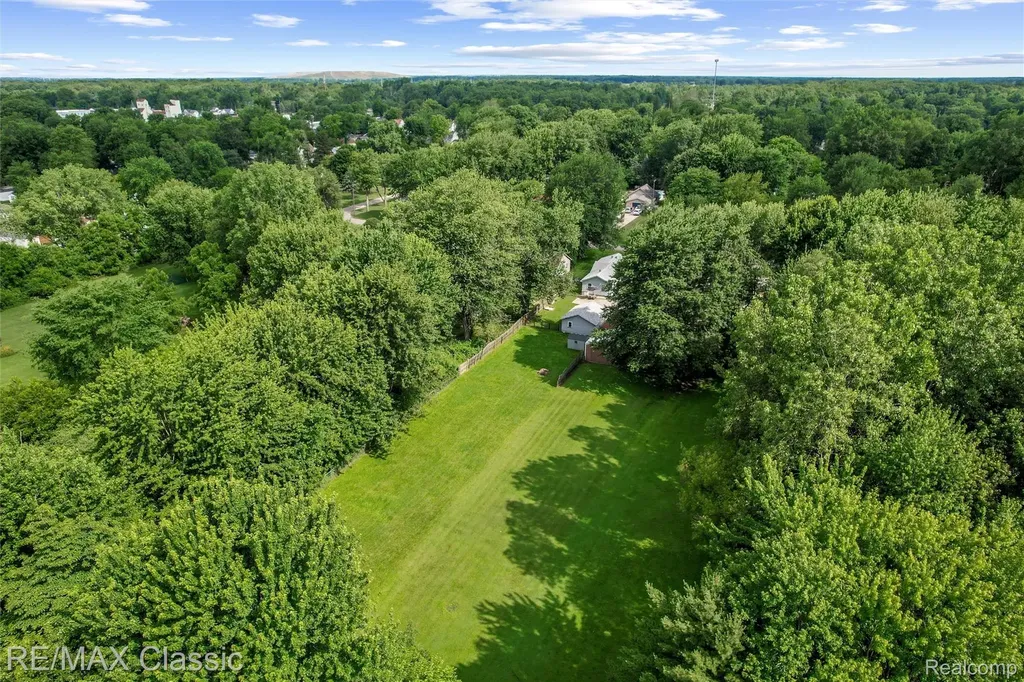 401 Center Street Carleton Village MI 48117