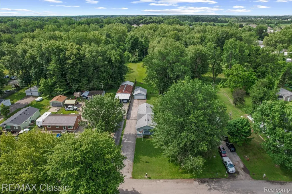 401 Center Street Carleton Village MI 48117