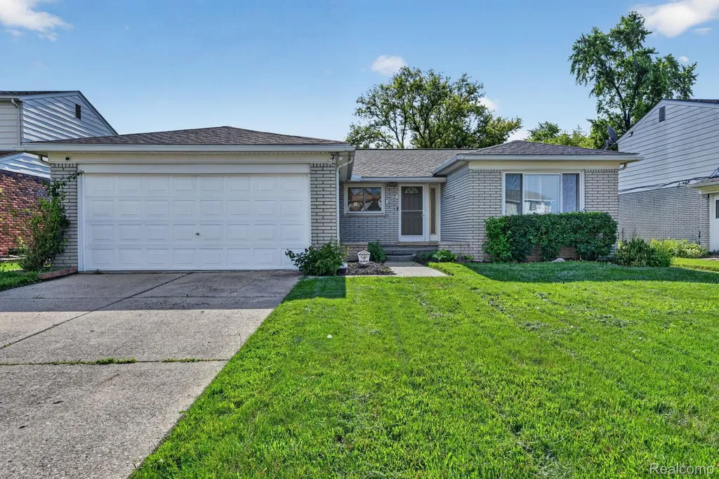 27066 Sutherland Street Southfield City MI 48076