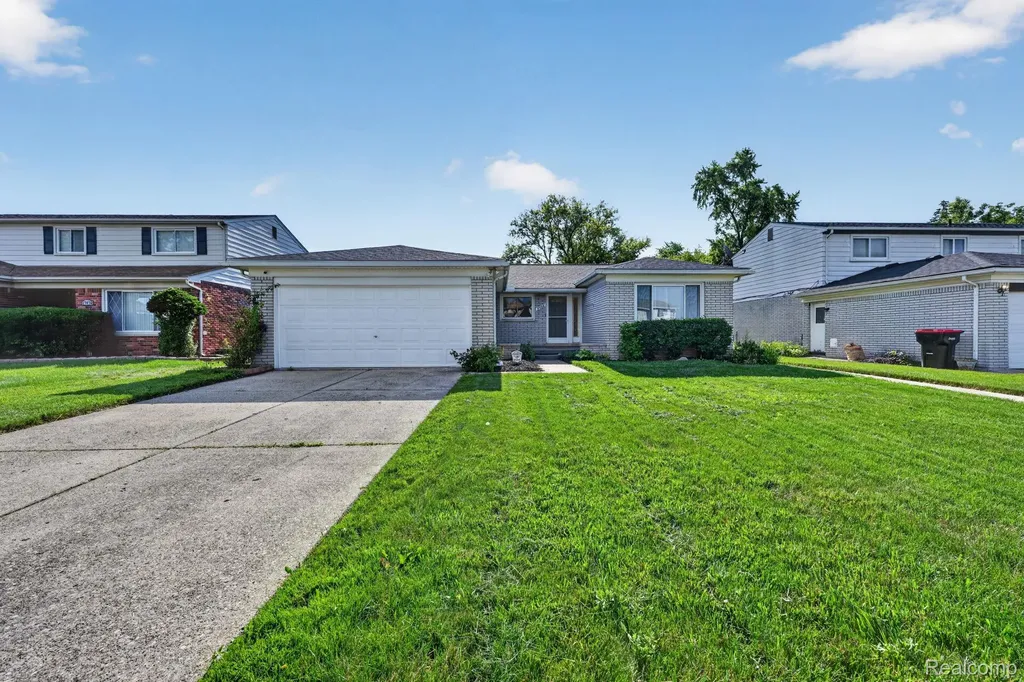 27066 Sutherland Street Southfield City MI 48076