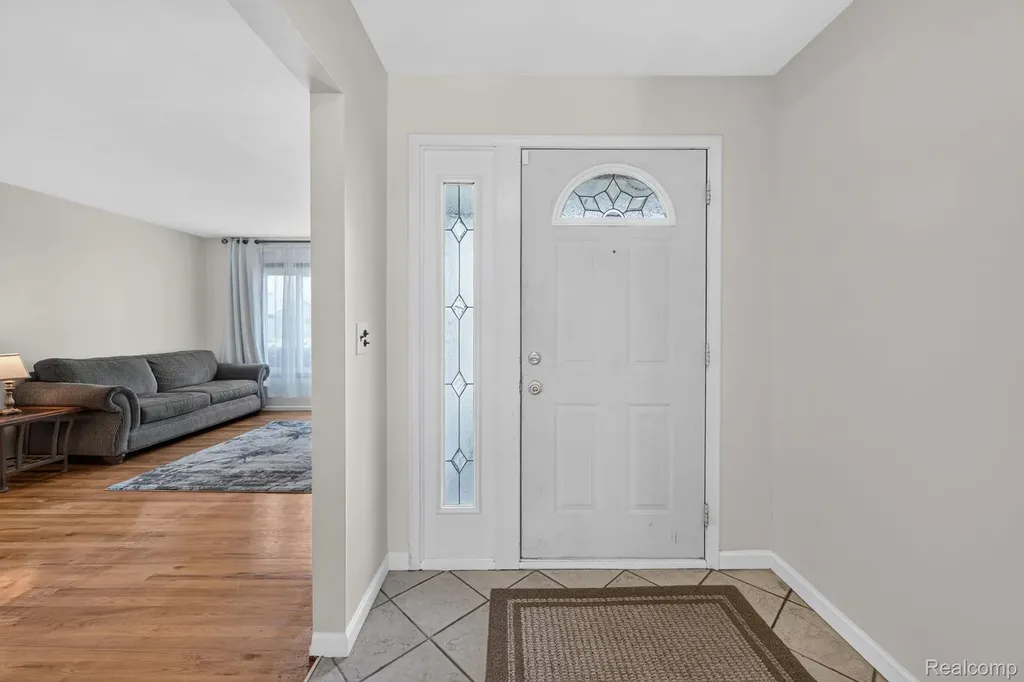 27066 Sutherland Street Southfield City MI 48076
