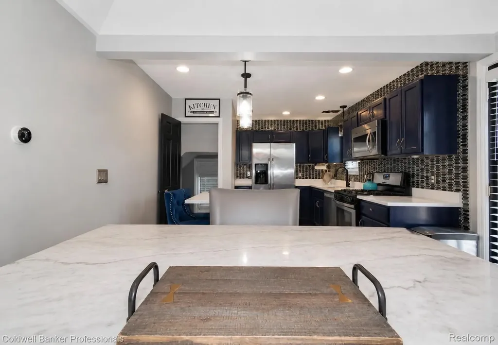 1168 N Vernier Road N Grosse Pointe Woods City MI 48236