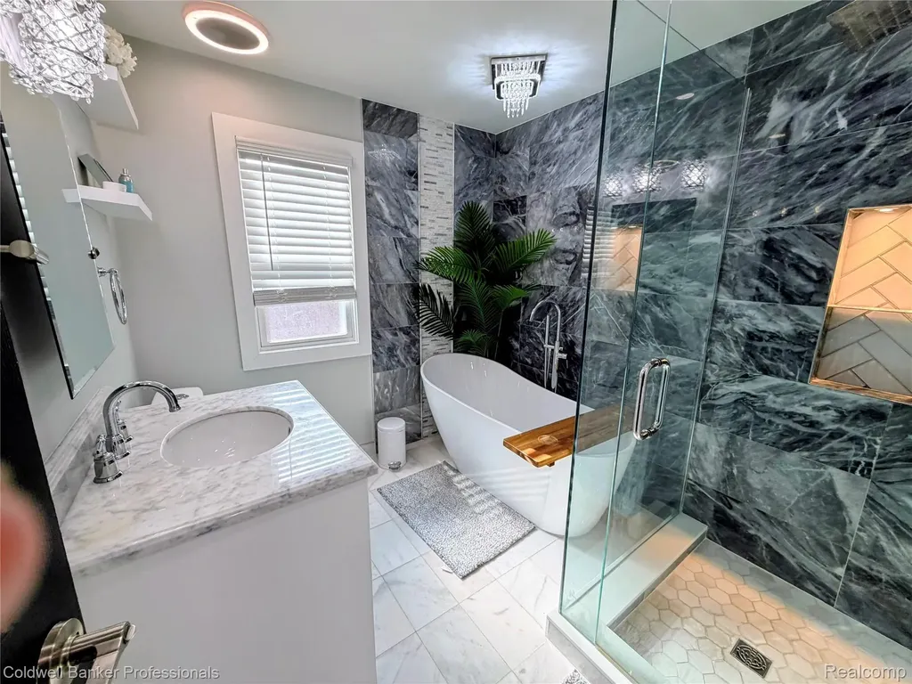 1168 N Vernier Road N Grosse Pointe Woods City MI 48236