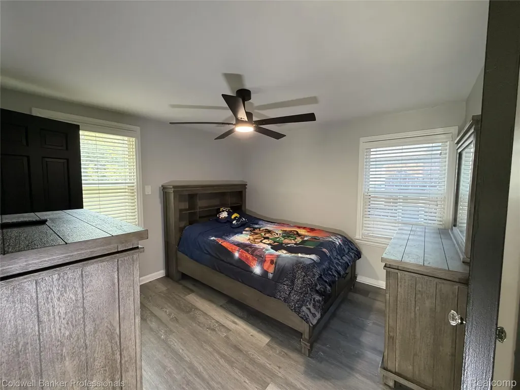 1168 N Vernier Road N Grosse Pointe Woods City MI 48236