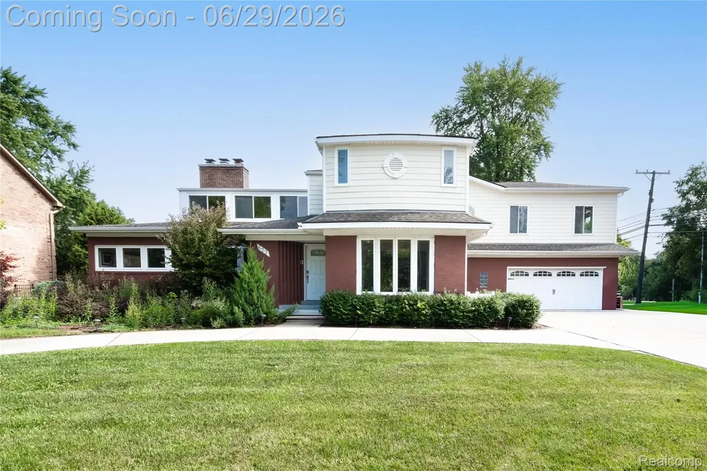 622 Sunningdale Drive Grosse Pointe Woods City MI 48236