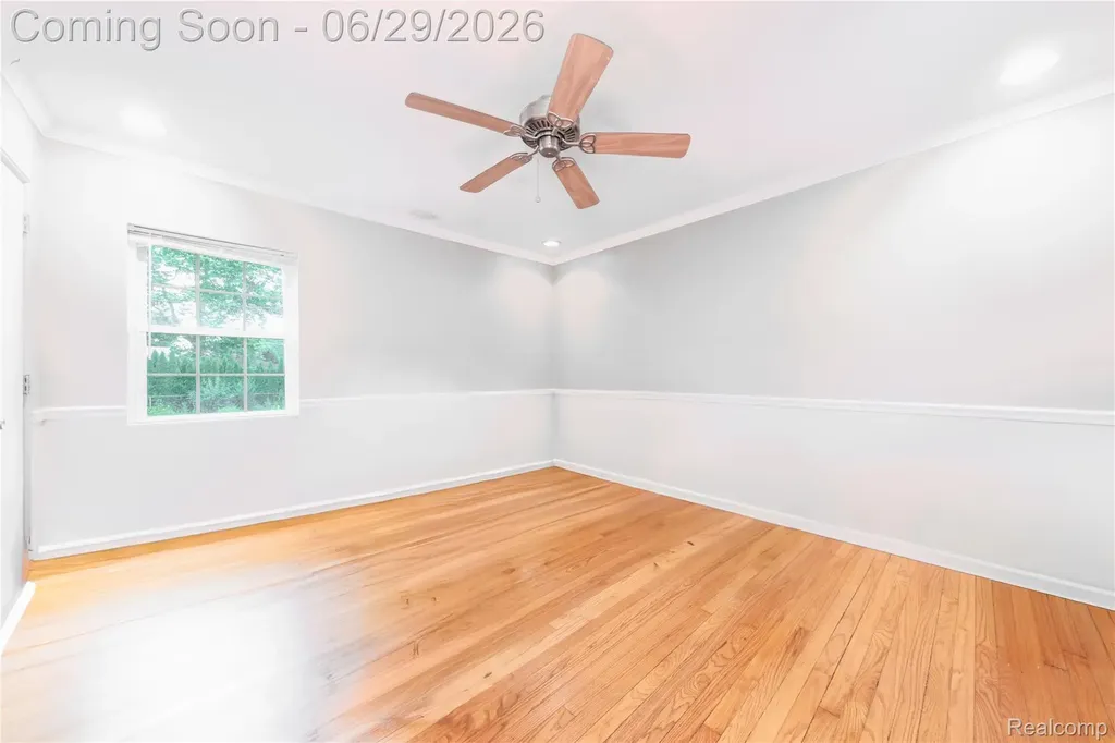 622 Sunningdale Drive Grosse Pointe Woods City MI 48236