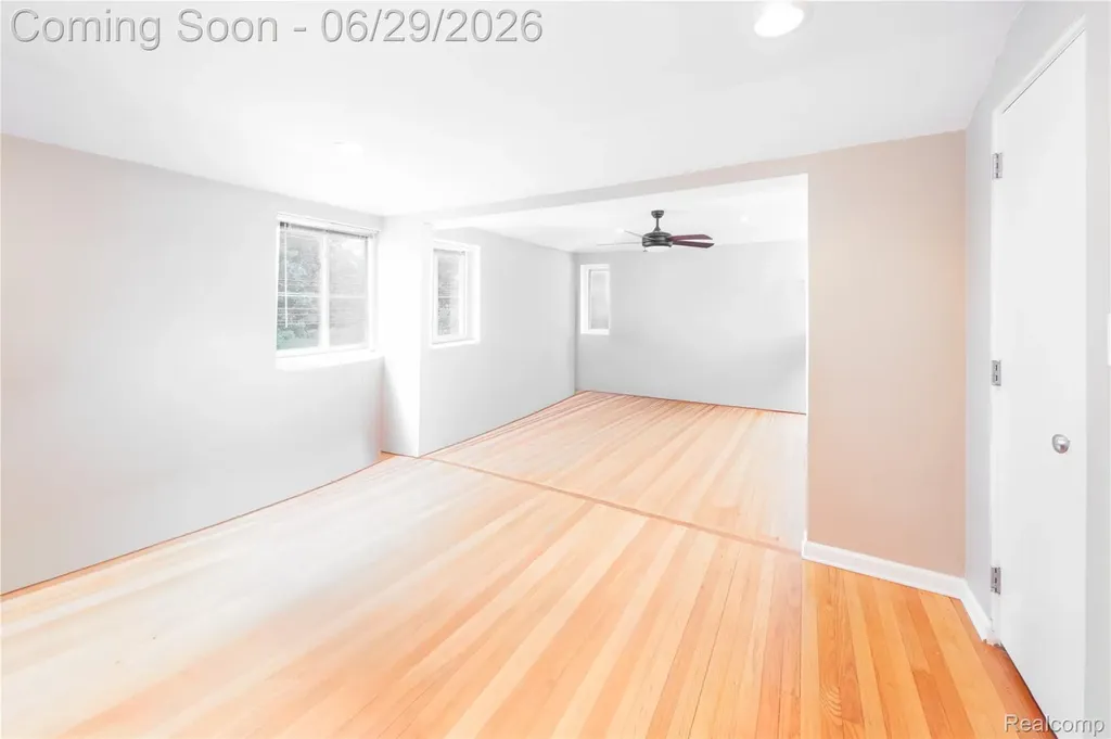 622 Sunningdale Drive Grosse Pointe Woods City MI 48236