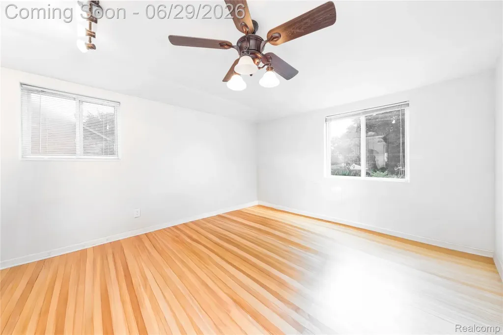 622 Sunningdale Drive Grosse Pointe Woods City MI 48236