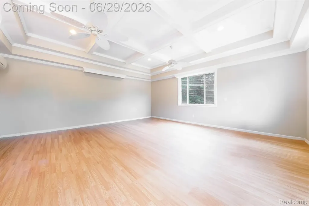 622 Sunningdale Drive Grosse Pointe Woods City MI 48236