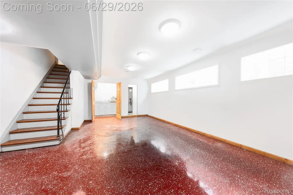 622 Sunningdale Drive Grosse Pointe Woods City MI 48236