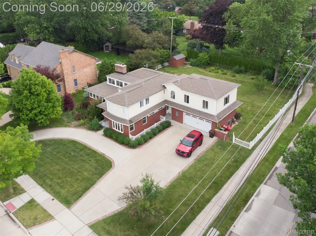 622 Sunningdale Drive Grosse Pointe Woods City MI 48236
