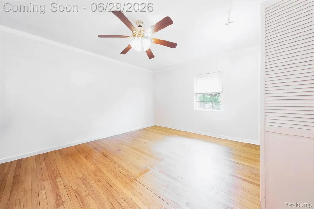 622 Sunningdale Drive Grosse Pointe Woods City MI 48236
