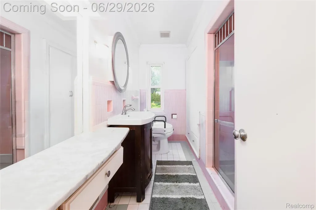 622 Sunningdale Drive Grosse Pointe Woods City MI 48236
