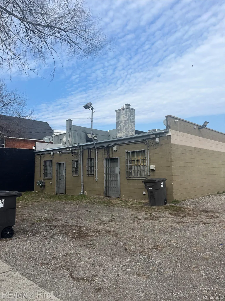 20477 Van Dyke Street Detroit City MI 48234