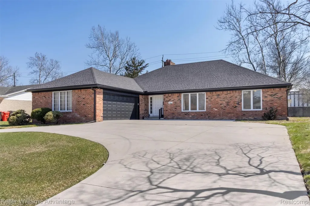 17005 Westland Avenue Southfield City MI 48075