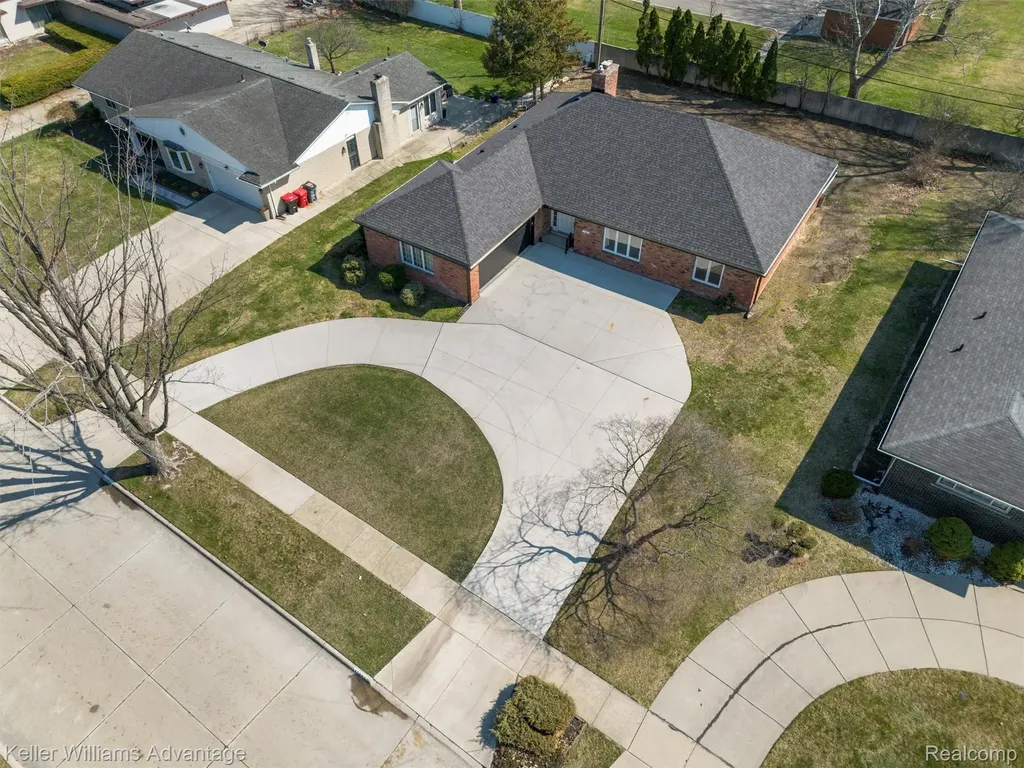 17005 Westland Avenue Southfield City MI 48075