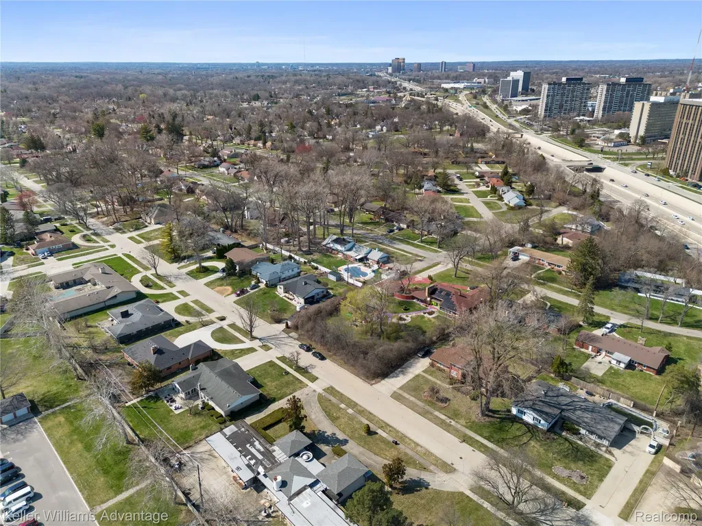 17005 Westland Avenue Southfield City MI 48075