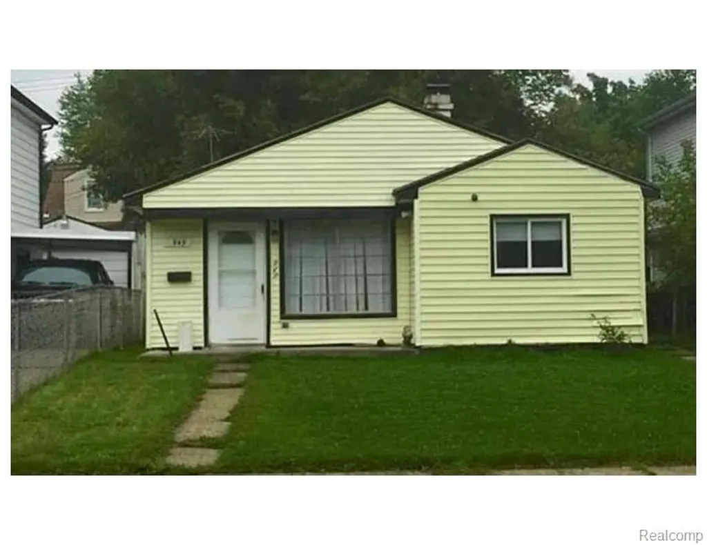 949 Kettering Avenue Pontiac City MI 48340