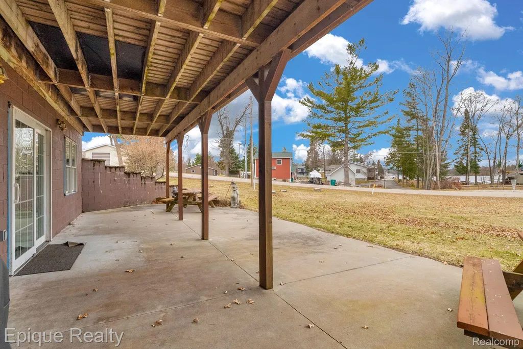 3247 Comanche Trail Mills Township MI 48661