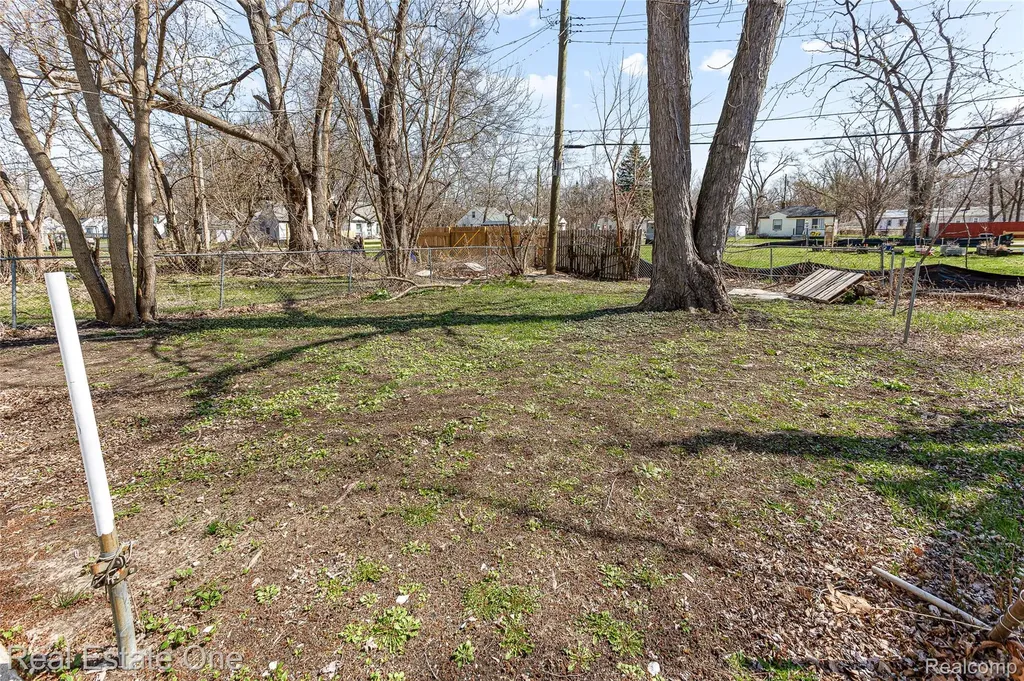 19800 Oakfield Street Detroit City MI 48235