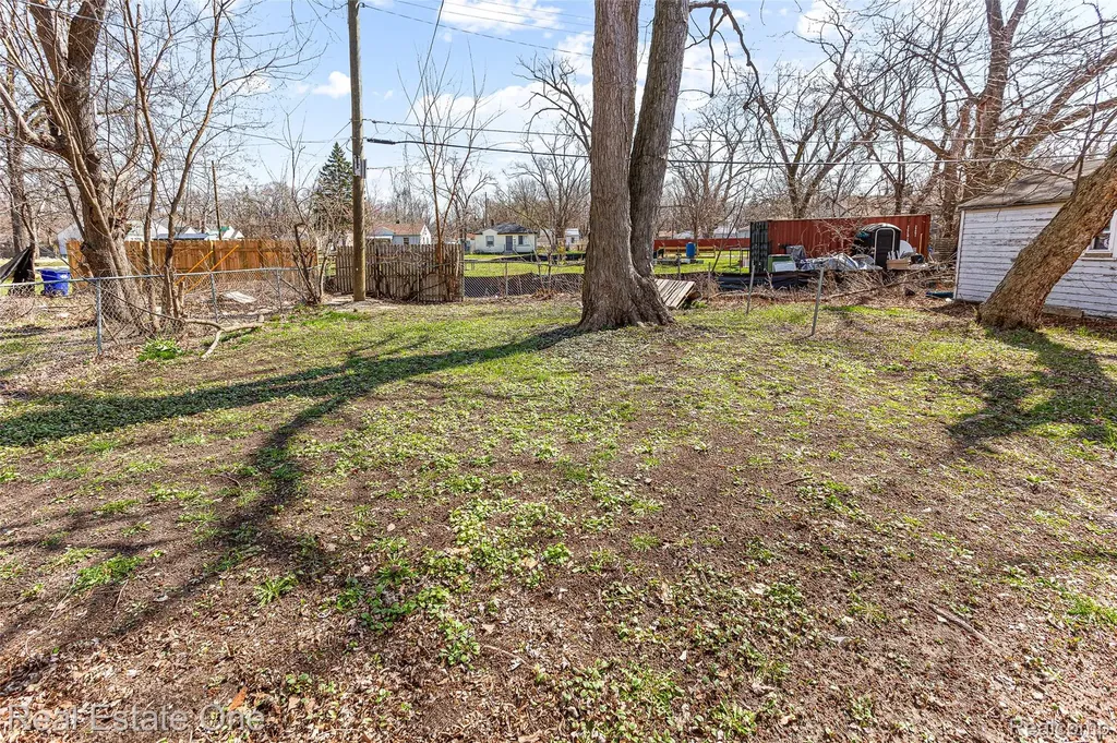 19800 Oakfield Street Detroit City MI 48235