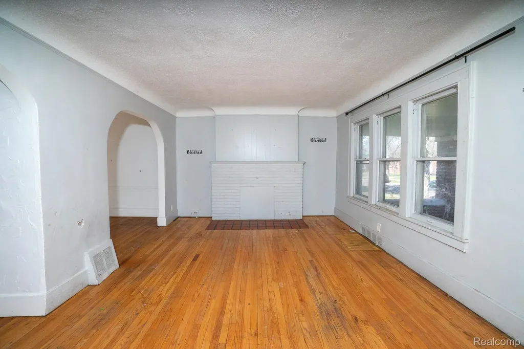 16155 Trinity Street Detroit City MI 48219