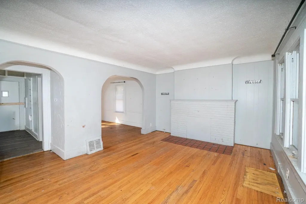 16155 Trinity Street Detroit City MI 48219
