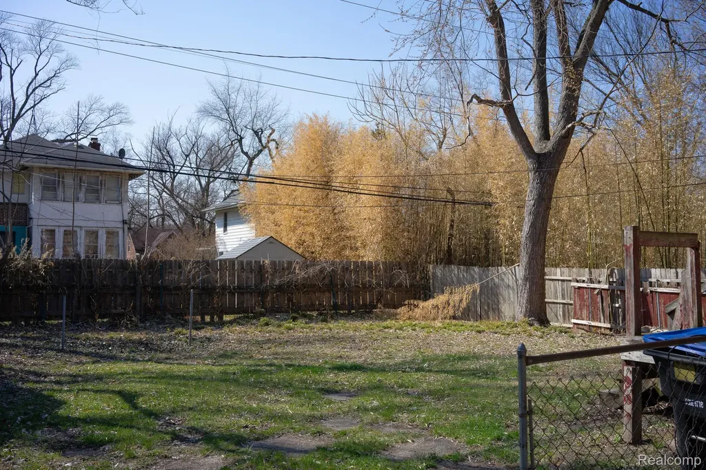 16155 Trinity Street Detroit City MI 48219