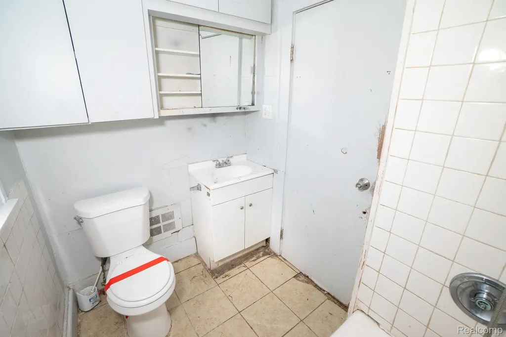 16155 Trinity Street Detroit City MI 48219