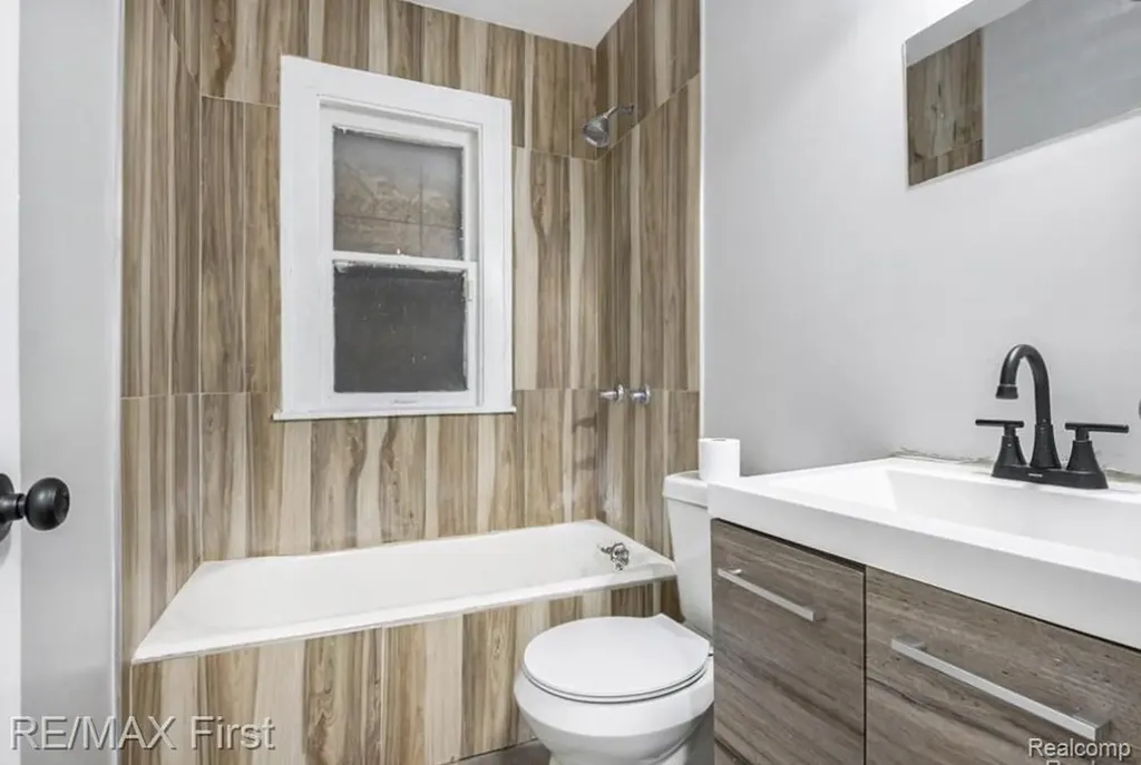 16676 Tuller Street Detroit City MI 48221