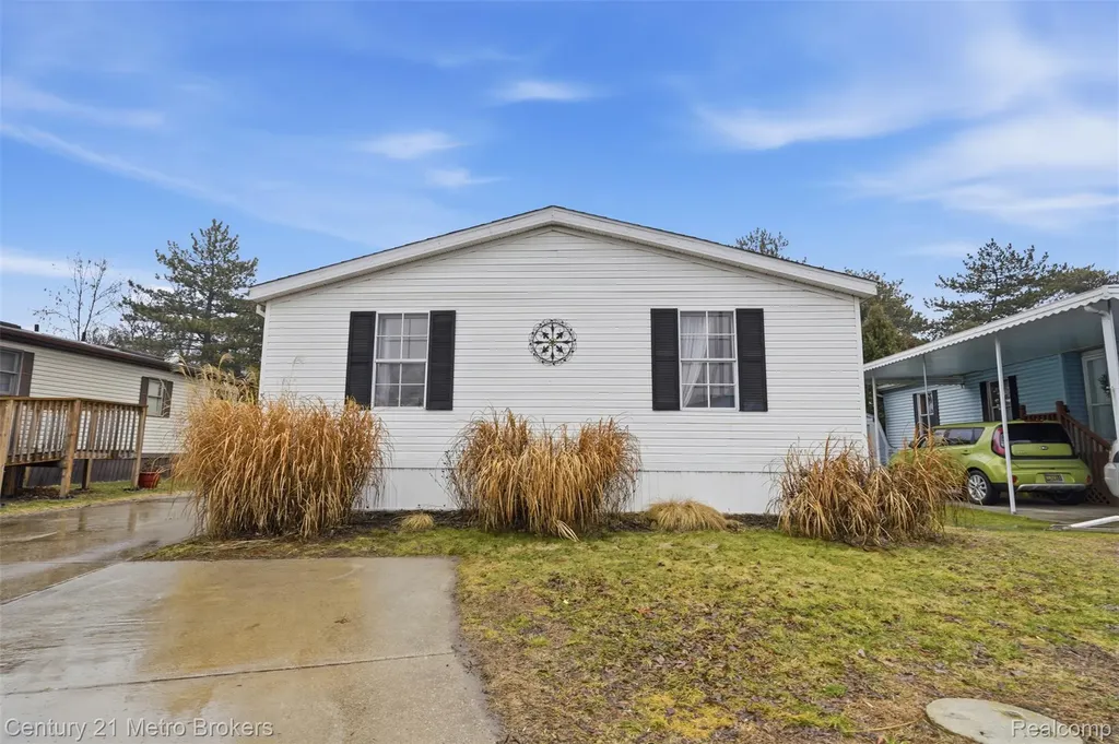 3009 Bay View Drive Fenton City MI 48430