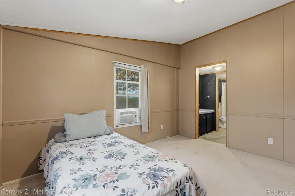 3009 Bay View Drive Fenton City MI 48430