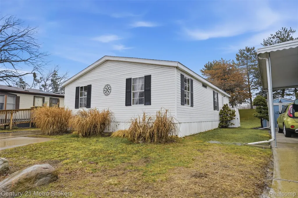 3009 Bay View Drive Fenton City MI 48430