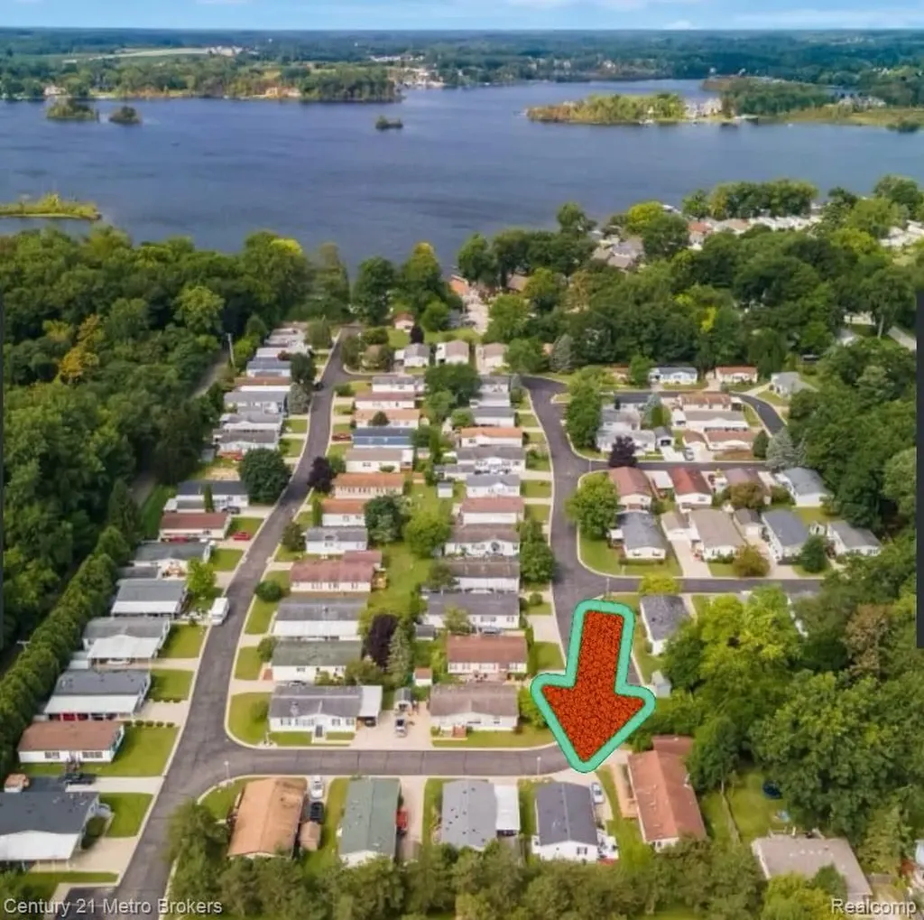 3009 Bay View Drive Fenton City MI 48430