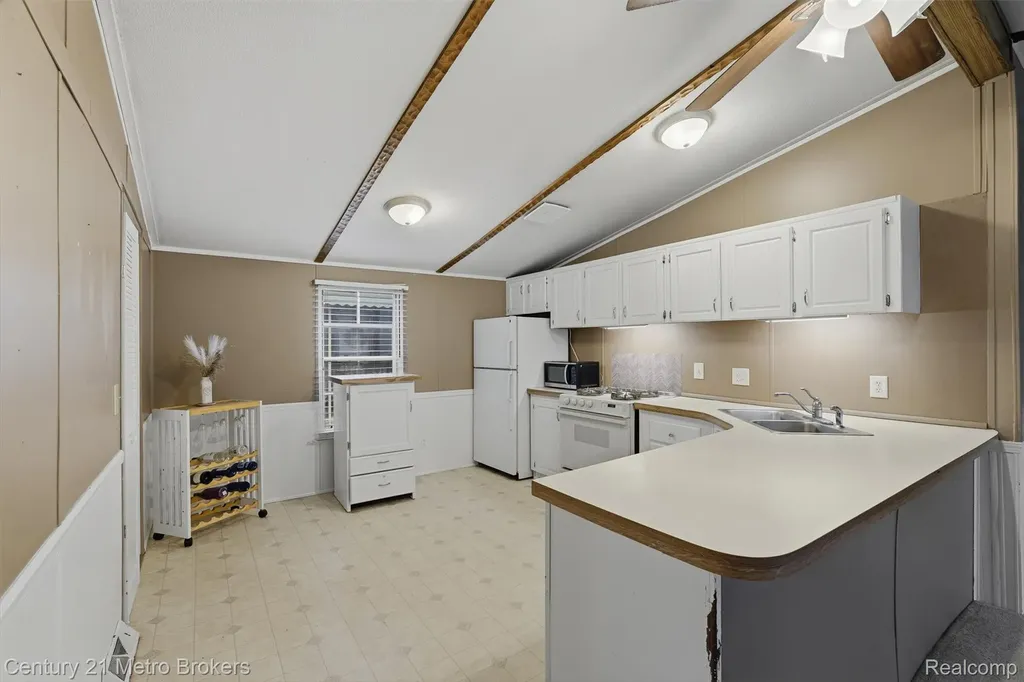 3009 Bay View Drive Fenton City MI 48430