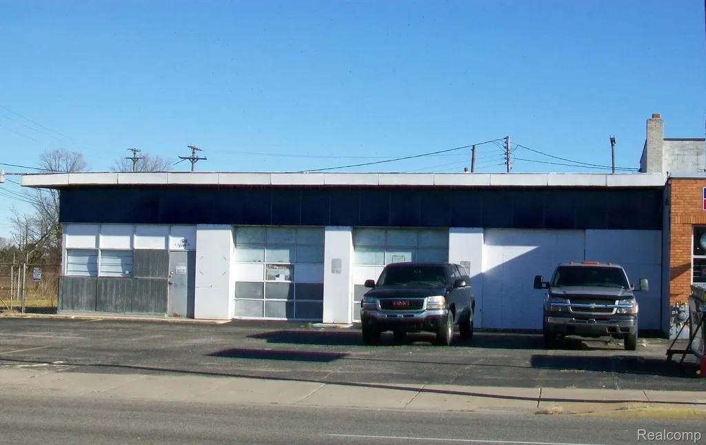 1607 S Saginaw Street Flint City MI 48503