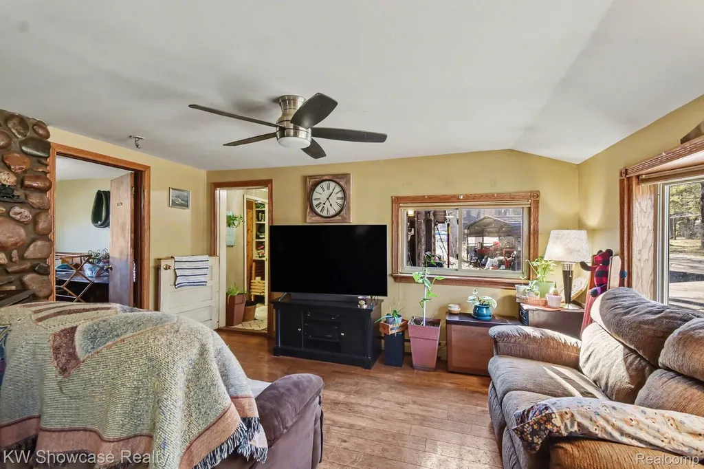 5872 Mount Maria Road Caledonia Township MI 49747