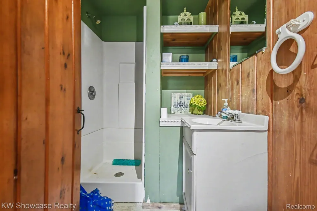 5872 Mount Maria Road Caledonia Township MI 49747