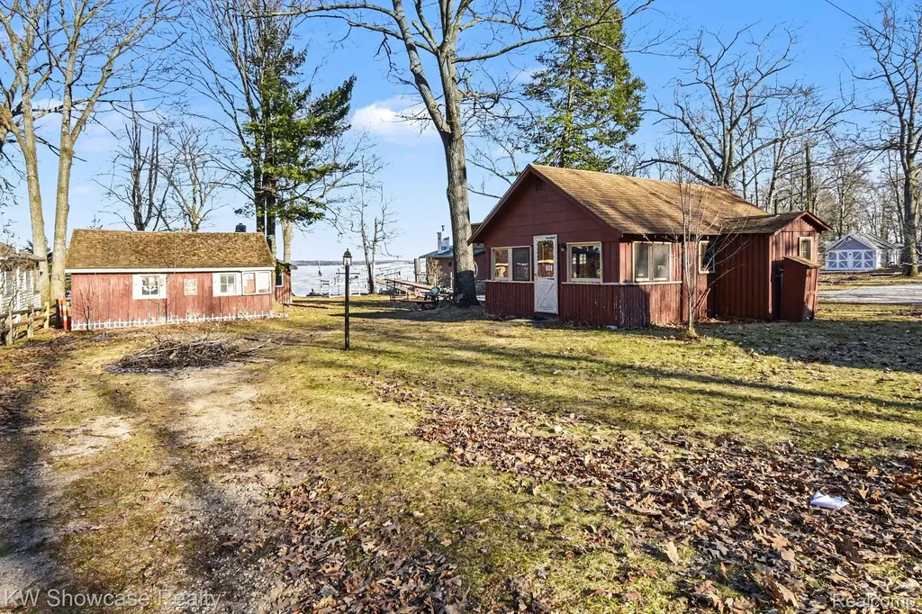 5872 Mount Maria Road Caledonia Township MI 49747