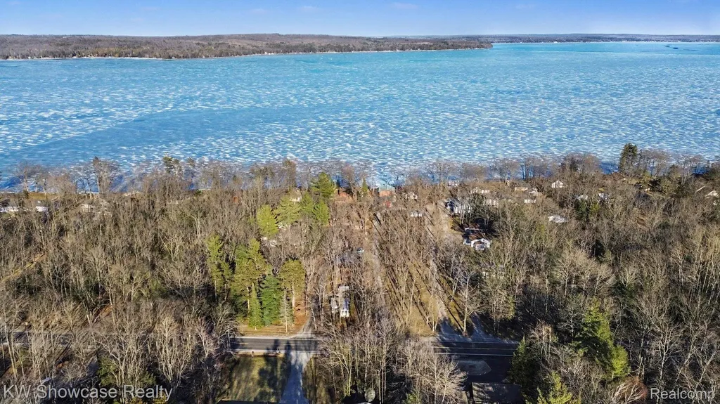 5872 Mount Maria Road Caledonia Township MI 49747