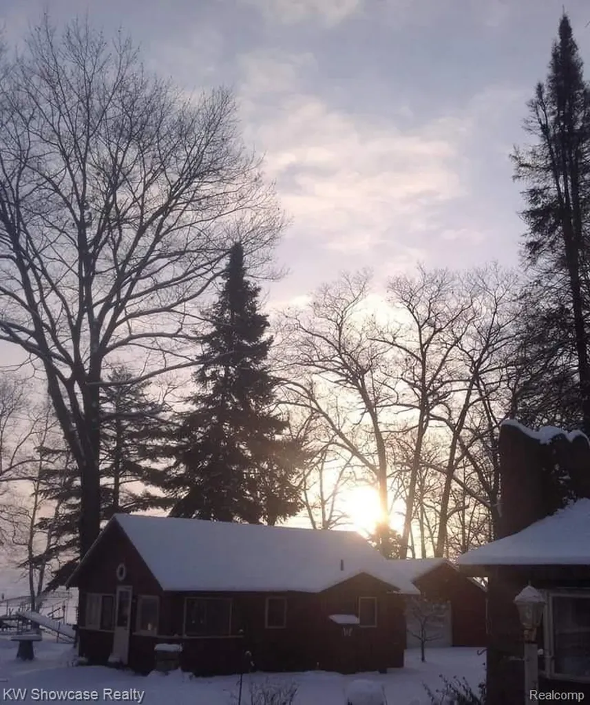 5872 Mount Maria Road Caledonia Township MI 49747