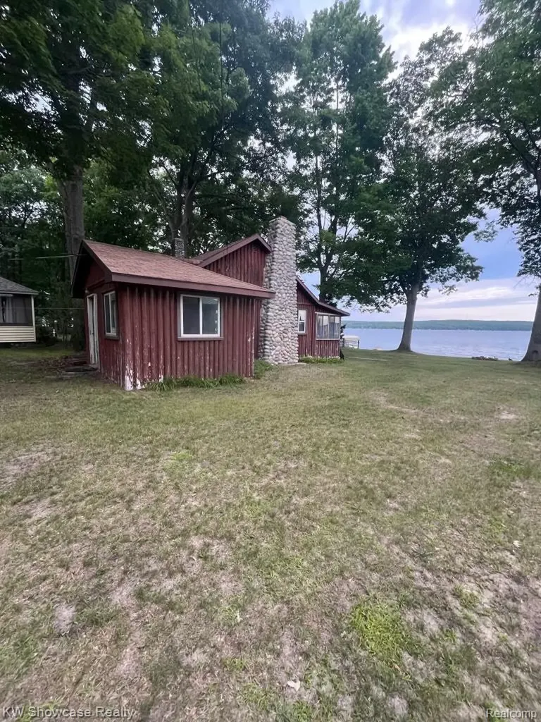 5872 Mount Maria Road Caledonia Township MI 49747