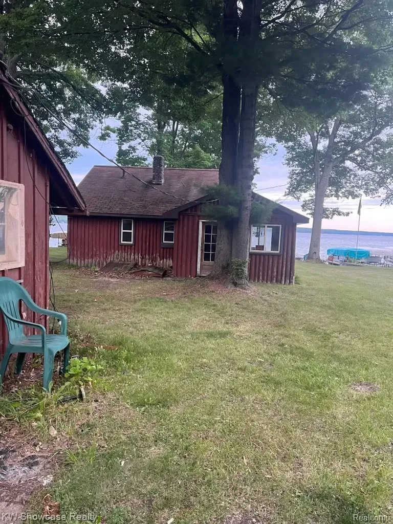 5872 Mount Maria Road Caledonia Township MI 49747