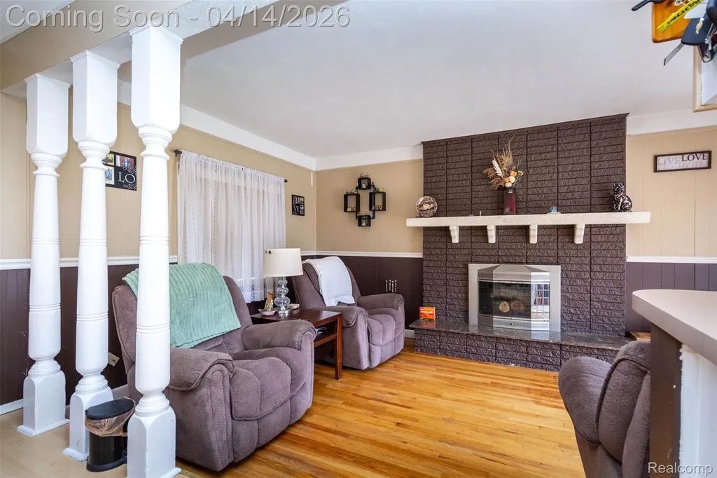 30087 Lyndon Street Livonia City MI 48154