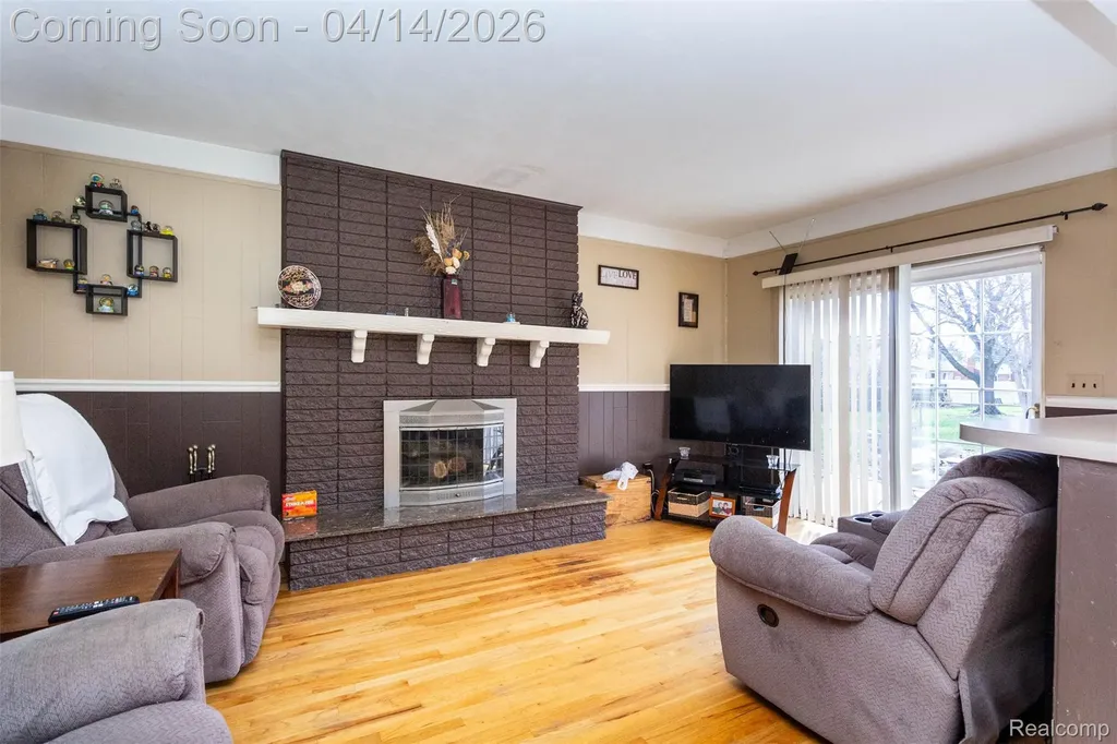 30087 Lyndon Street Livonia City MI 48154