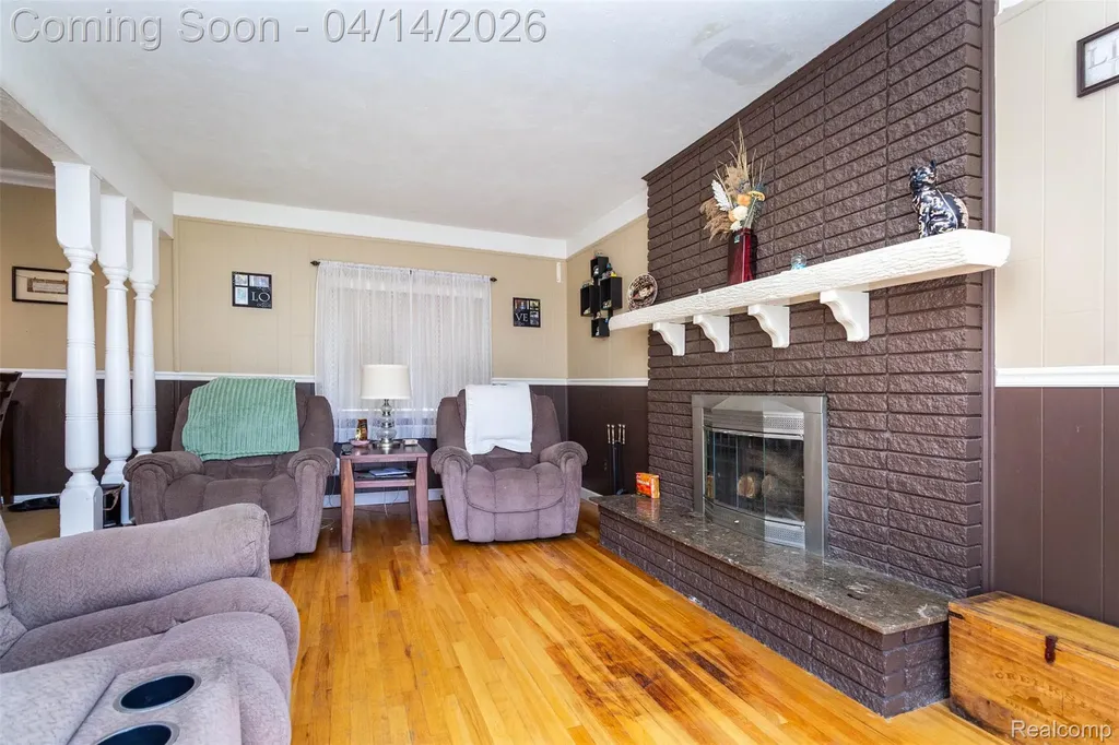 30087 Lyndon Street Livonia City MI 48154