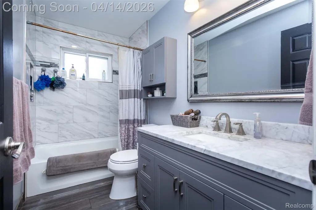 30087 Lyndon Street Livonia City MI 48154