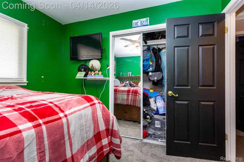 30087 Lyndon Street Livonia City MI 48154